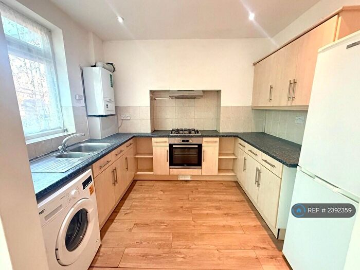 4 Bedroom Semi-Detached House To Rent In Ivanhoe Drive, Harrow, HA3