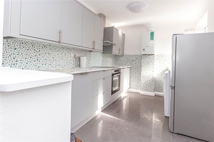 4 Bedroom Semi-Detached House To Rent In Forest Road, Bristol, BS16
