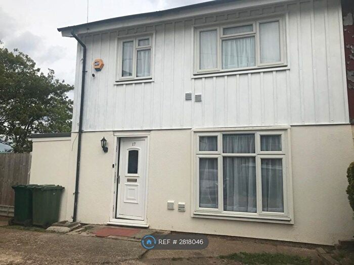 3 Bedroom Semi-Detached House To Rent In Laburnum Way, Staines-Upon-Thames, TW19