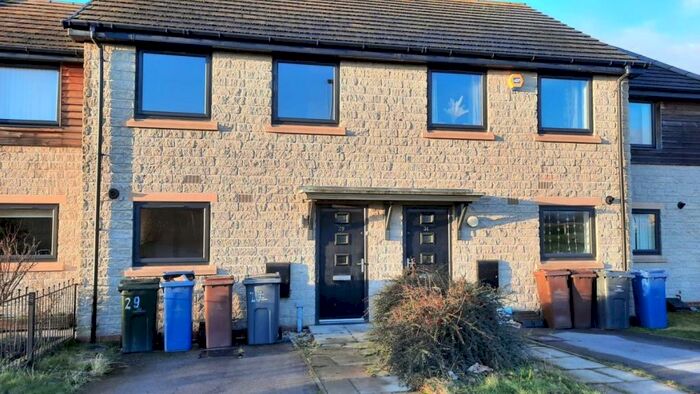 3 Bedroom Town House To Rent In Park Way, Thurnscoe, S63