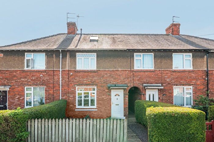 3 Bedroom Terraced House For Sale In Bowes Avenue, York, YO31