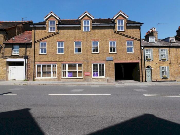 1 Bedroom Apartment To Rent In High Street, Iver, SL0