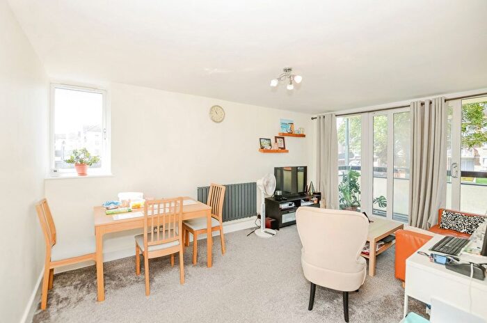 2 Bedroom Flat For Sale In Gardner Close, London, E11