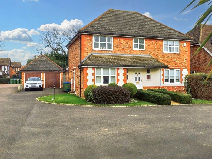 5 Bedroom Detached House To Rent In St Andrews Close, Thames Ditton, KT7