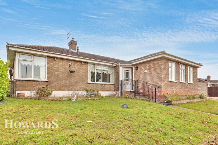 3 Bedroom Detached Bungalow For Sale In Claydon Drive, Oulton Broad, NR32