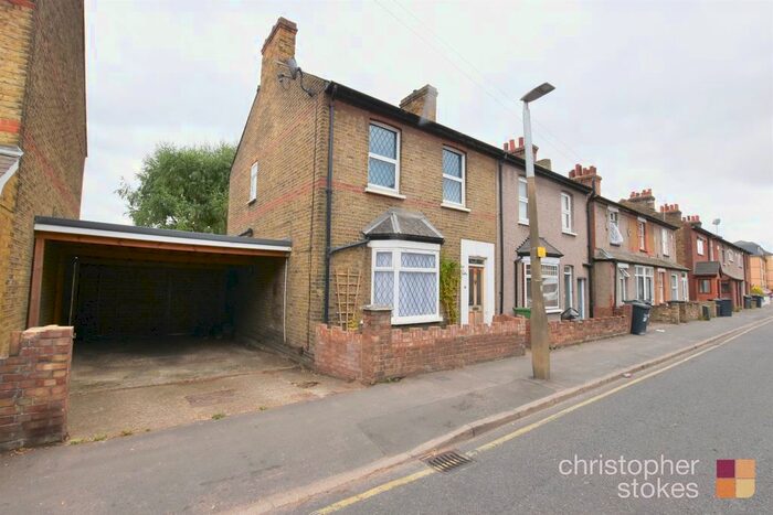 3 Bedroom Semi-Detached House To Rent In Cadmore Lane, Cheshunt, EN8