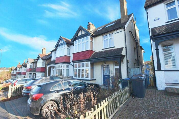 1 Bedroom Flat To Rent In Mayfield Road, Sanderstead, South Croydon CR2