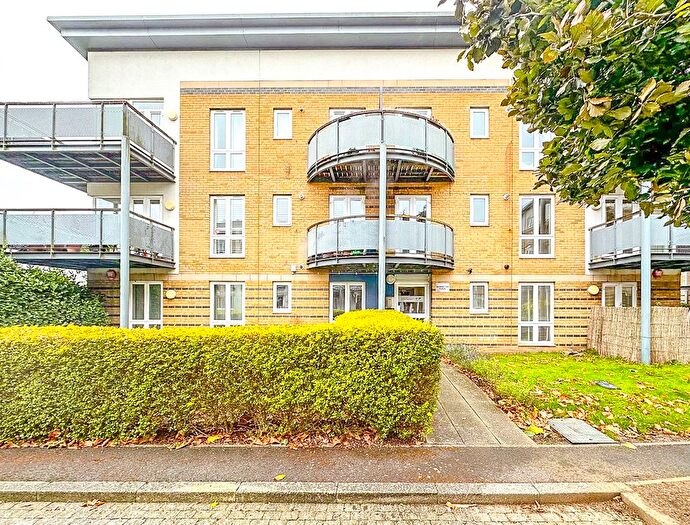 2 Bedroom Flat To Rent In Metropolitan Mews, Watford, WD18