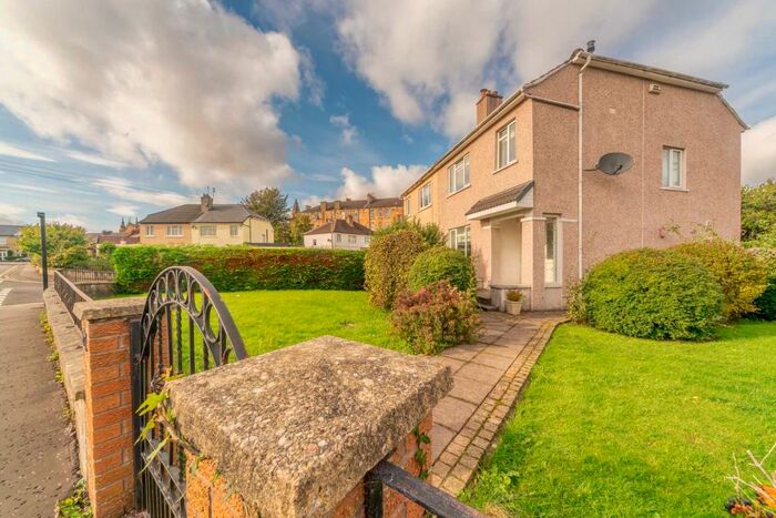 3 Bedroom Semi-Detached House To Rent In Kildary Avenue, Cathcart, G44