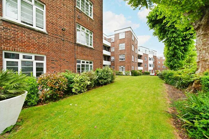 2 Bedroom Flat For Sale In Greville Place, Maida Vale, London, ., NW6