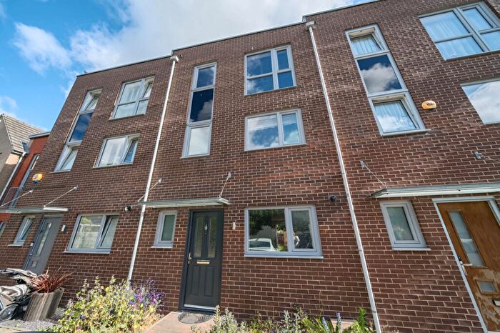 4 Bedroom Terraced House To Rent In Vimy Drive Dartford, DA1