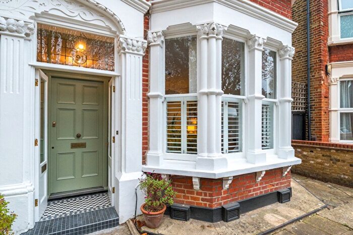 4 Bedroom Semi Detached House For Sale In Inchmery Road, Catford London, SE6