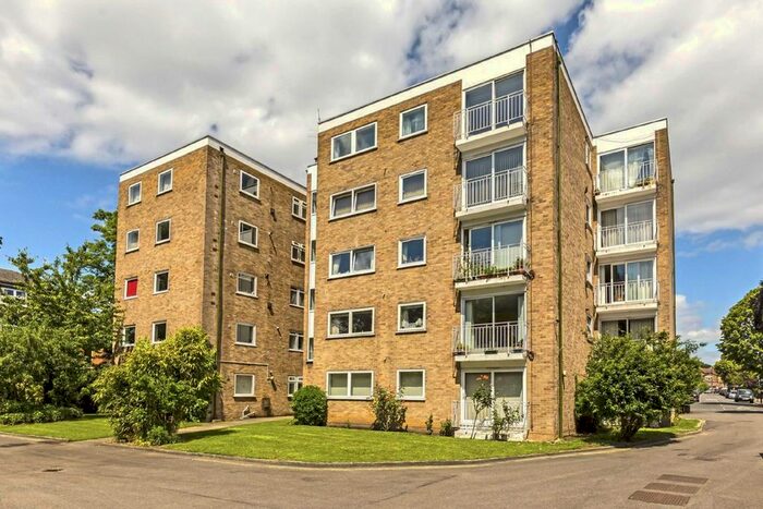 2 Bedroom Flat To Rent In Gordon Road, London, W5