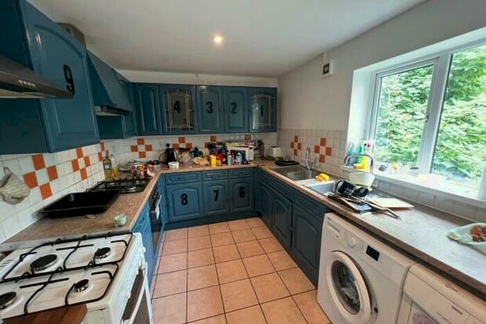 9 Bedroom Terraced House To Rent In Colum Road Cardiff, CF10
