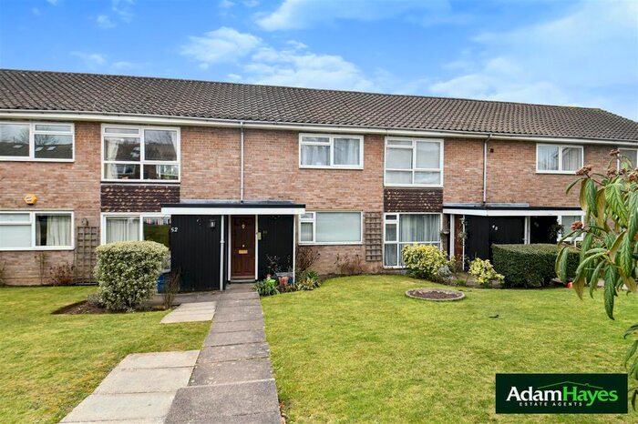 2 Bedroom Maisonette For Sale In Heath View, East Finchley, N2