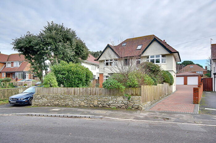 5 Bedroom Detached House For Sale In Montague Road, Bournemouth, BH5