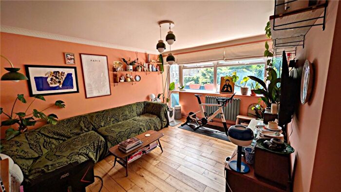2 Bedroom Apartment For Sale In Ommaney Road, London, SE14