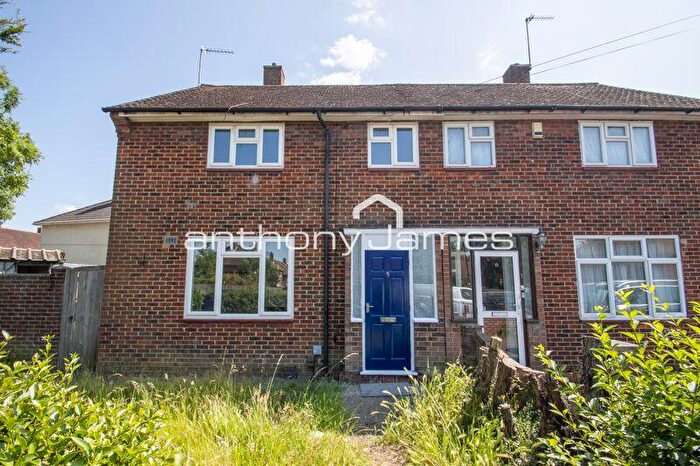 3 Bedroom Semi-Detached House To Rent In Radfield Way, Sidcup, Kent, DA15