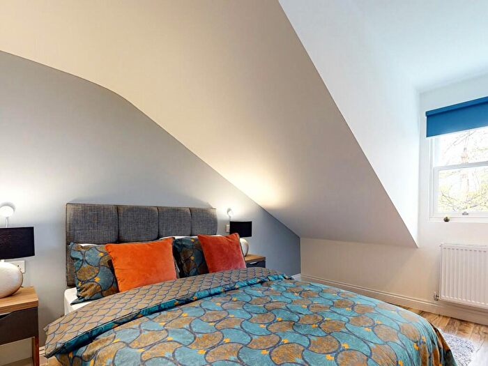 Apartment To Rent In Apt, Hyde Terrace #, LS2