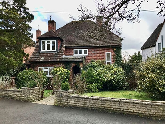 5 Bedroom Detached House To Rent In Holland Close, Stanmore, HA7