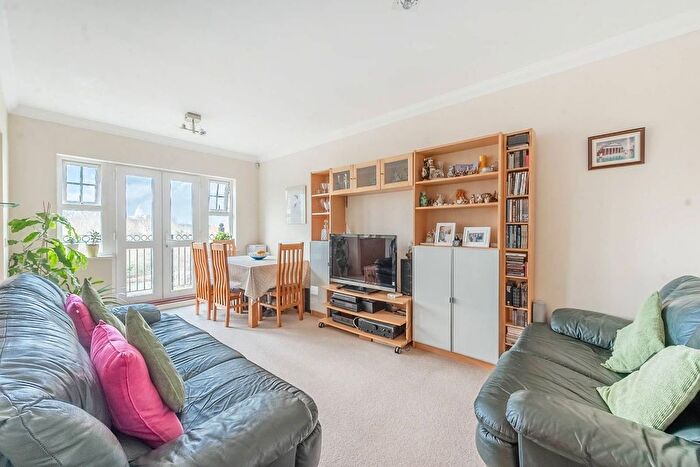 2 Bedroom Flat For Sale In Rose Bates Drive, Kingsbury, London, NW9
