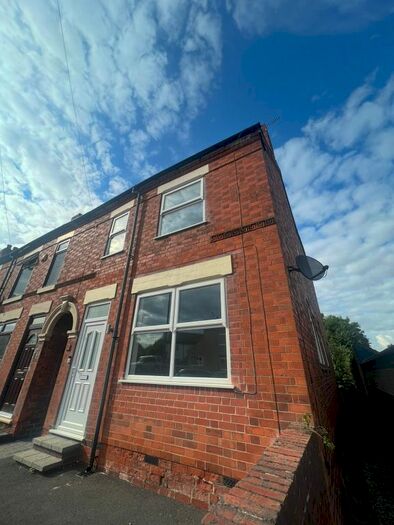 3 Bedroom Property To Rent In Peasehill Road, Ripley, DE5