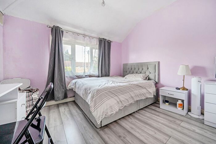 3 Bedroom End Terrace House For Sale In Eltham Green Road, Eltham, SE9