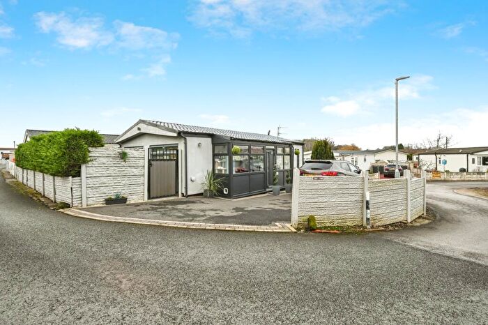 1 Bedroom Detached House For Sale In South Front, Halsnead Park, Prescot, Merseyside, L35