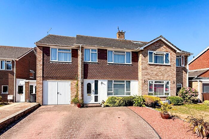 4 Bedroom Semi Detached House For Sale In The Thatchings, Polegate, BN26