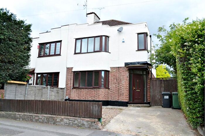 3 Bedroom Semi Detached House To Rent In Larkshall Road, Chingford, London., E4