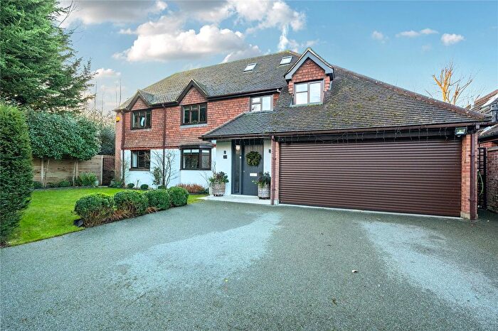 6 Bedroom Detached House For Sale In Wexfenne Gardens, Pyrford, GU22