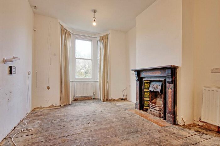 3 Bedroom Terraced House For Sale In Riverside, Cambridge, CB5