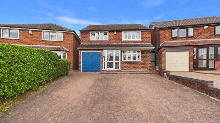 3 Bedroom Detached House For Sale In Park Farm Road, Birmingham, B43