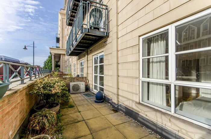 1 Bedroom Flat To Rent In Worple Road, Wimbledon, London, SW19