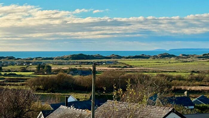 2 Bedroom Semi-Detached Bungalow For Sale In Bro Enddwyn, Dyffryn Ardudwy, LL44