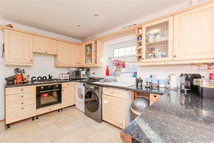 3 Bedroom Chalet For Sale In Hever Road, West Kingsdown, Sevenoaks, Kent, TN15