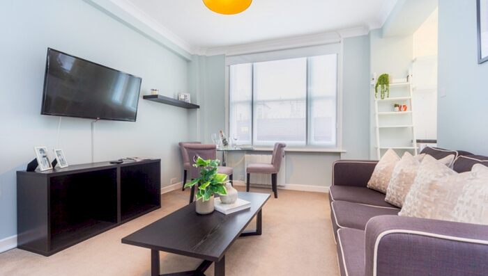 1 Bedroom Flat To Rent In Hill Street, London, W1J