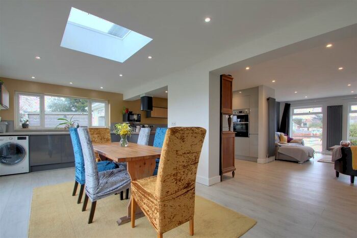 4 Bedroom Detached Bungalow For Sale In Wiston Close, Worthing, BN14