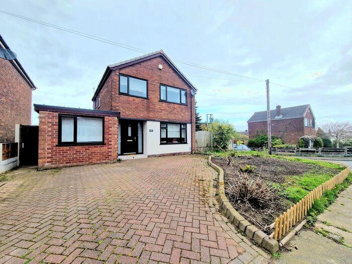 3 Bedroom Detached House To Rent In Melton Drive, Bury, BL9