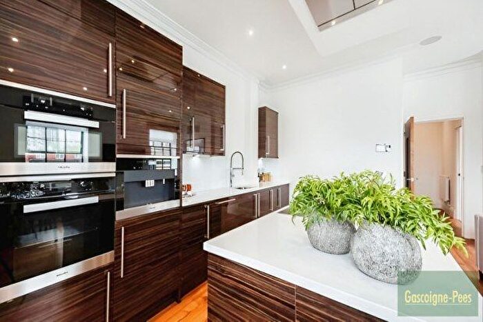 3 Bedroom Flat To Rent In Rainville Road, London, W6