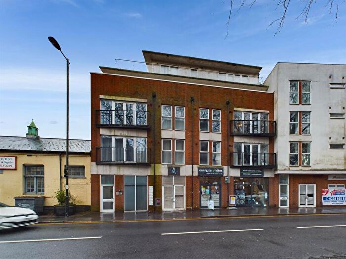 1 Bedroom Flat For Sale In Lion Green Road, Coulsdon, CR5