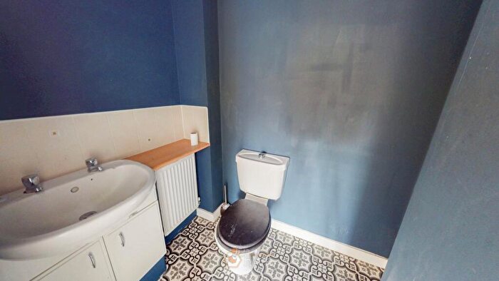 3 Bedroom End Of Terrace House For Sale In The Potteries, New Rossington, Doncaster, DN11