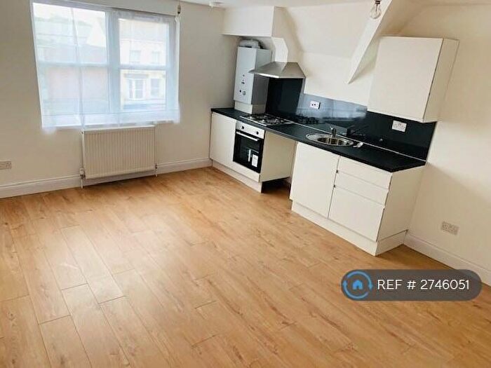 1 Bedroom Flat To Rent In High Street North, Dunstable, LU6