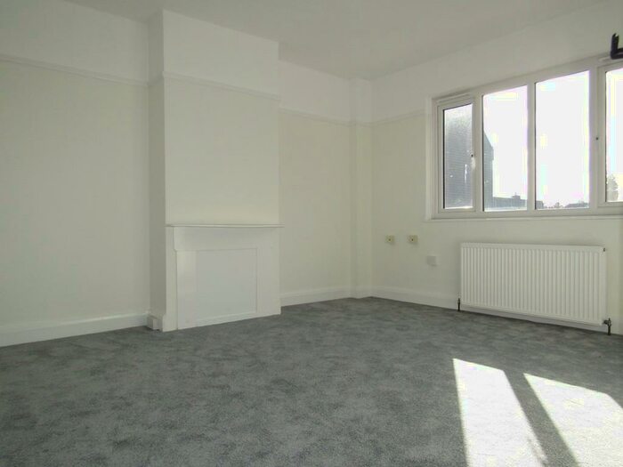 4 Bedroom Flat To Rent In Connaught Avenue, Frinton-on-Sea, CO13