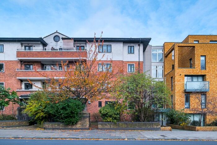 3 Bedroom Flat To Rent In New North Road, London, N1