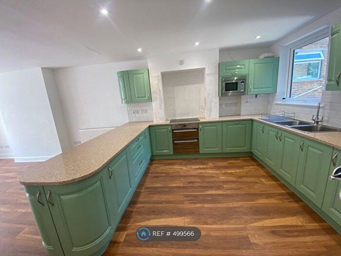 4 Bedroom Flat To Rent In Charlton, London, SE7