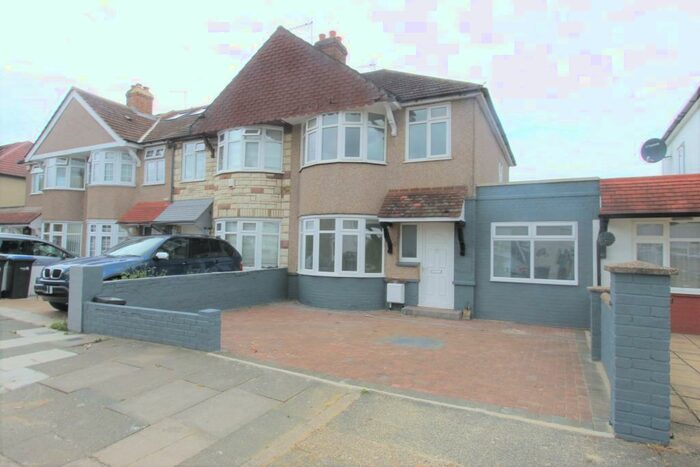 4 Bedroom House To Rent In St Edmunds Road, London, N9