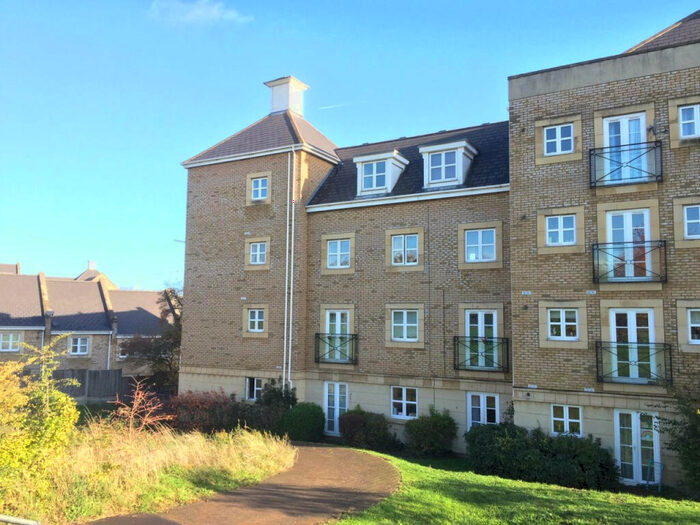 2 Bedroom Apartment To Rent In Sandpiper Close, Waterstone Park, Greenhithe, Kent, DA9