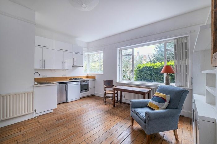 1 Bedroom Flat To Rent In Clapham Common North Side, London, SW4