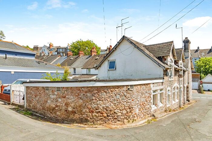 2 Bedroom Flat For Sale In Waterloo Road, Torquay, TQ1